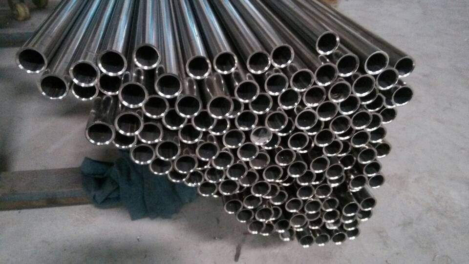 探索SUS201不銹鋼毛細(xì)圓管 特性、應(yīng)用與精密制造